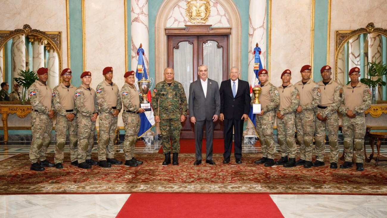 Abinader recibe a campeones de Fuerza Comando Paraguay 2026 y destaca avance de Armada dominicana
