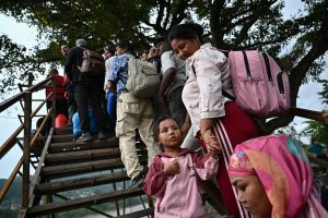 Unos 600 niños permanecen desaparecidos tras las inundaciones en Nepal