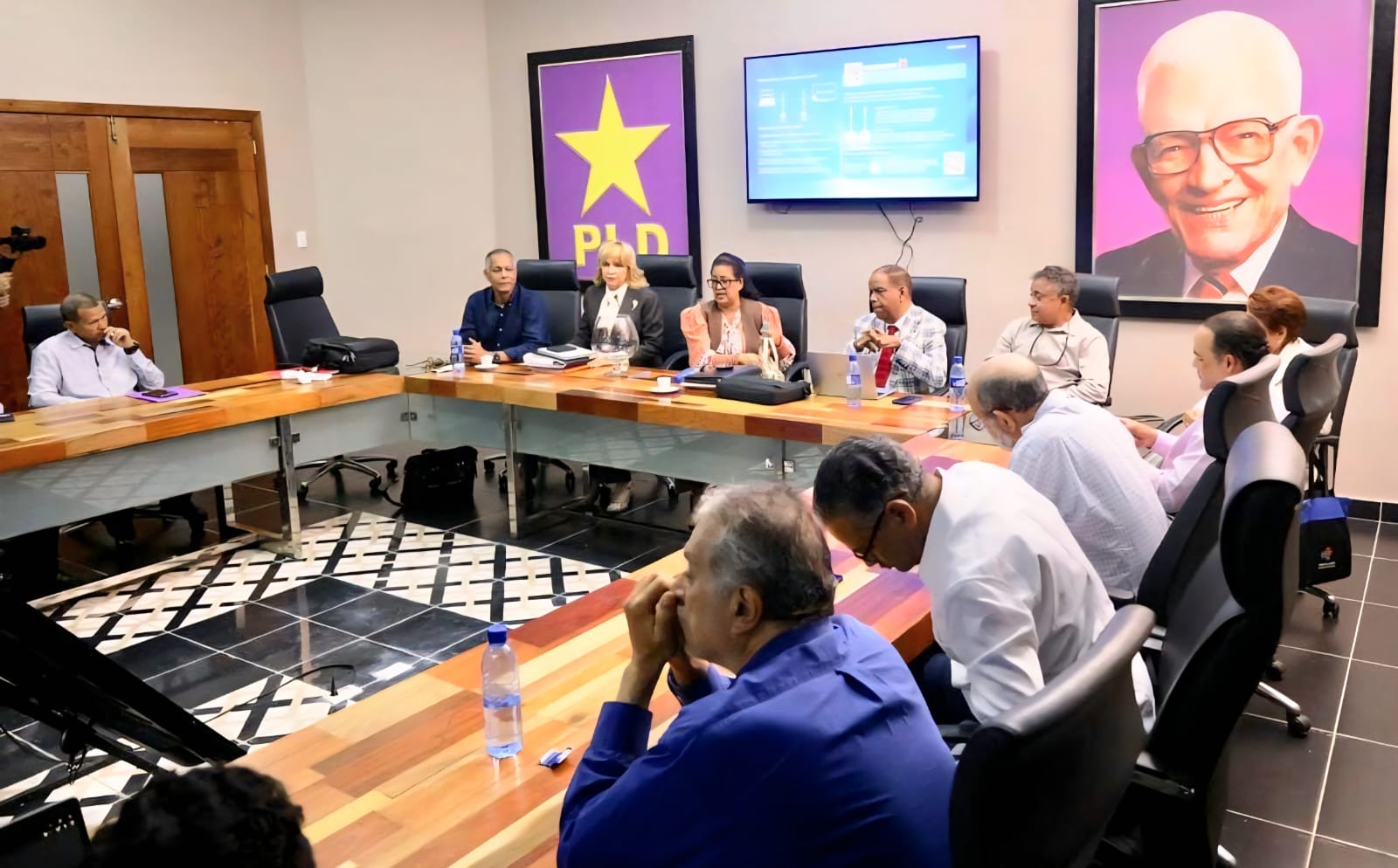 PLD define orden de aspirantes en boleta presidencial