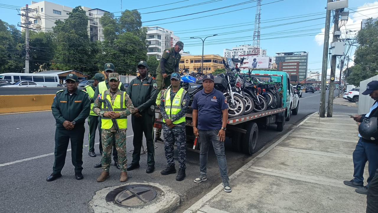 INTRANT y DIGESETT fiscalizan 158 motociclistas en dos días por violaciones de tránsito