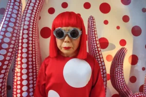 Muere a los 97 años Yayoi Kusama, ícono del arte contemporáneo japonés