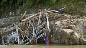 nepal-eleva-a-1,252-los-muertos-por-devastadora-riada