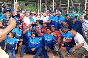 Luna TV conquista la corona de campeones en softbol interempresarial