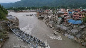 Nepal reabre escuelas mientras 600 menores siguen desaparecidos