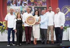 Mauricio Báez celebra 63 años honrando el legado de Boyón Domínguez