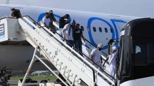 Guardia Costera repatría a 51 migrantes dominicanos y haitianos apresados cerca de PR