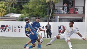Salcedo FC golea al Atlántico y recupera el liderato de la LDF