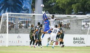 Moca FC aprovecha la superioridad y derrota 2-1 al Cibao FC