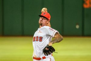 Aaron Brooks regresa al corral para apuntalar la rotación de los Toros