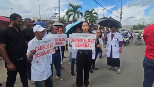 farmaceuticos-reclaman-mejoras-laborales-frente-a-promese/cal