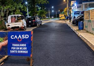 CAASD asfalta más de 12 mil metros cuadrados de calles tras reparar redes de agua y alcantarillado