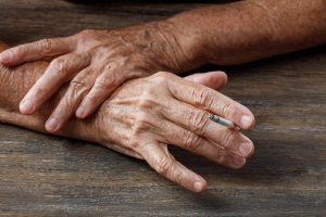 estudio-sugiere-que-el-monoxido-de-carbono-podria-estar-relacionado-con-un-menor-riesgo-de-parkinson