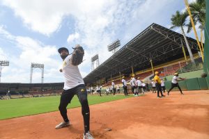 Águilas abren campamento con 35 jugadores
