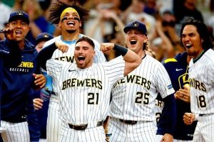 Yankees frenan a Tampa; Milwaukee llega a 99 triunfos y se aprieta la pelea por los comodines