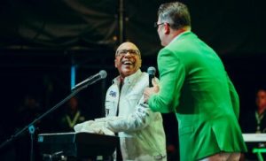 ramon-orlando-llena-el-estadio-olimpico-y-celebra-50-anos-de-musica