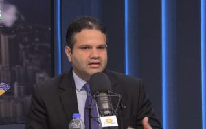 Richard Medina: “Manejo de deuda busca evitar riesgos por posibles alzas de tasas”