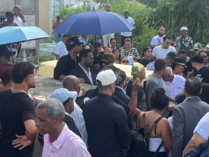 VIDEO: Sepultan a esposa de Oro Duro en el cementerio Cristo Salvador; Yiyo Sarante asiste al sepelio