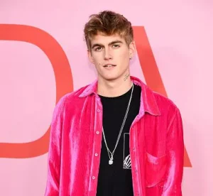 investigan-posible-sobredosis-en-muerte-de-presley-gerber,-hijo-de-cindy-crawford