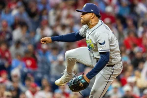 Peralta vence a Sanchez : Rays blanquean a Filis y retrasan su clasificación a los playoffs