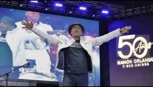 ramon-orlando-agradece-a-abinader-tras-show-con-70-artistas-en-el-olimpico