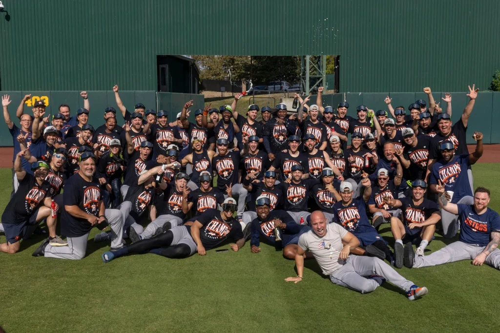 astros-conquistan-el-oeste-tras-remontar-una-temporada-de-adversidades