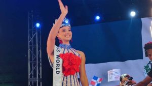 Joheirry Mola recibe homenaje en RD tras conquistar la corona de Miss Mundo