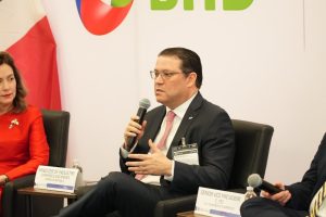 yayo-sanz-lovaton-destaca-ante-la-oea-en-washington-el-potencial-de-la-ia-para-las-mipymes