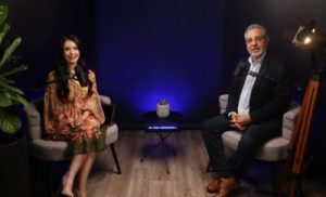 Pablo McKinney aborda la “comunicación coprológica” o ‘’empresa de chantaje’’