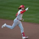 Filis sobreviven con tres jonrones y fuerzan Juego 3 ante Atlanta