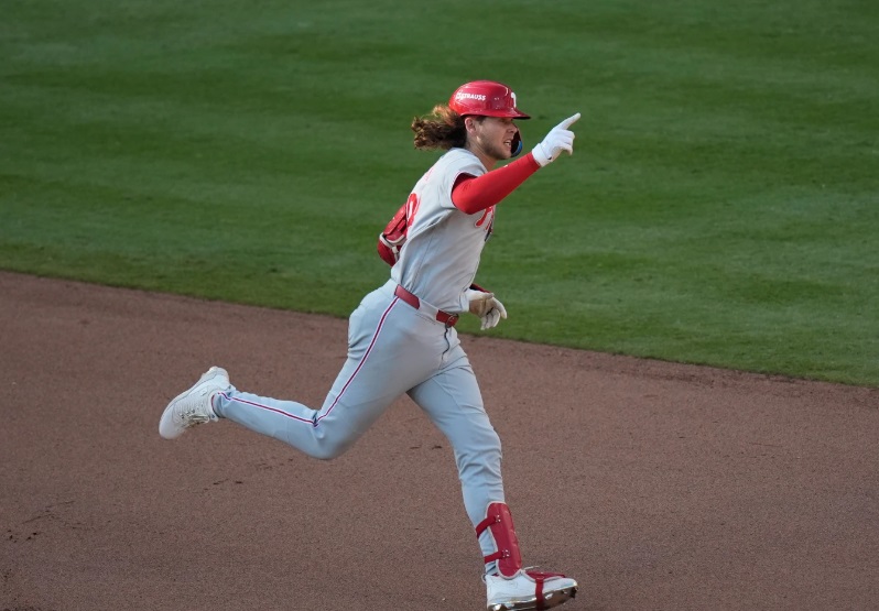filis-sobreviven-con-tres-jonrones-y-fuerzan-juego-3-ante-atlanta