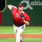 Escogido contrata a los lanzadores West y Austin