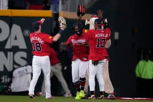 Bravos eliminan a los Filis con triunfo 6-2; avanzan a la Serie Divisional ante los Dodgers