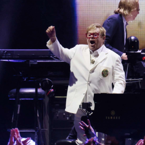 elton-john-inicia-en-mexico-su-despedida-con-mas-de-24-clasicos