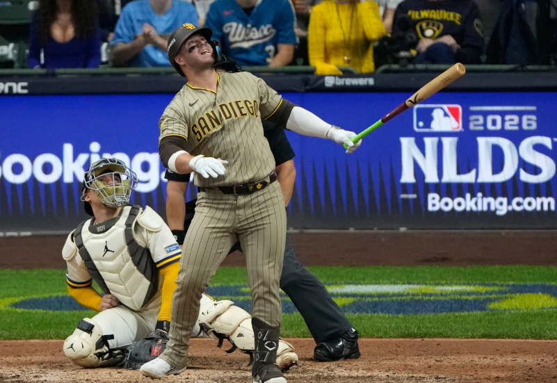 cerveceros-vencen-3-2-a-padres-con-ayuda-insolita-del-techo