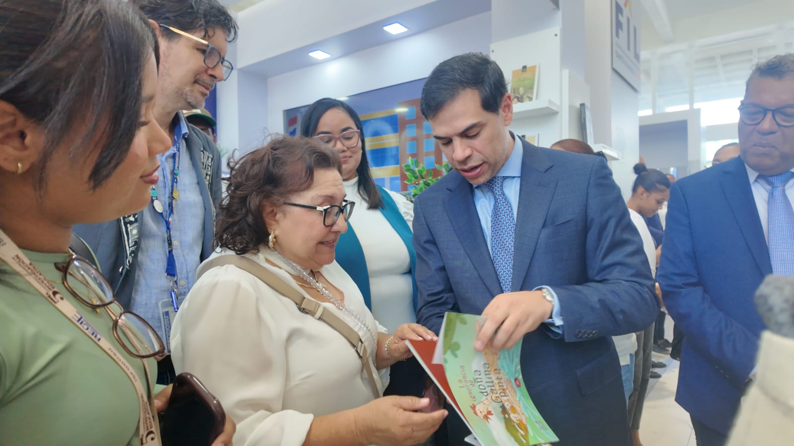 Feria del Libro se encamina a cifras históricas de asistencia, según ministro de Cultura