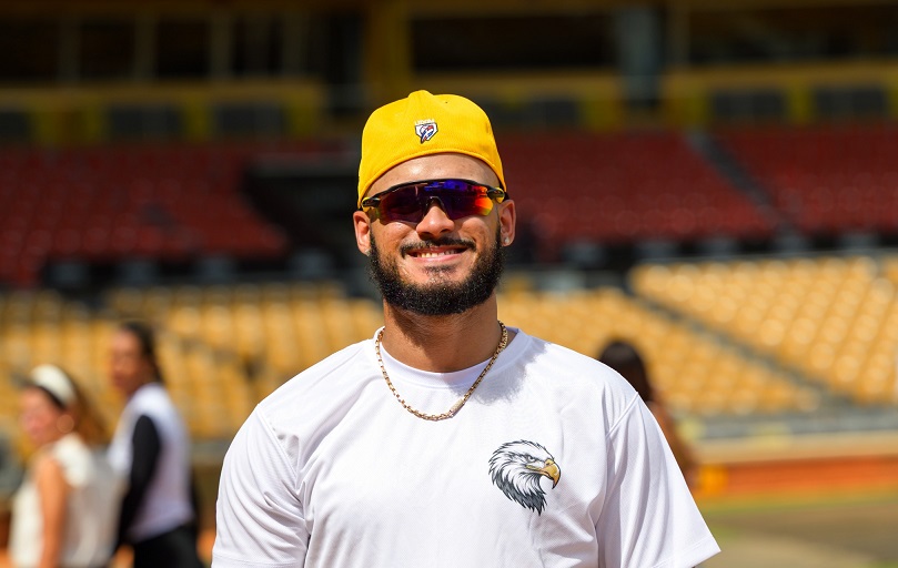 jonathan-hernandez-llega-a-las-aguilas-saludable-y-enfocado-en-la-corona-23