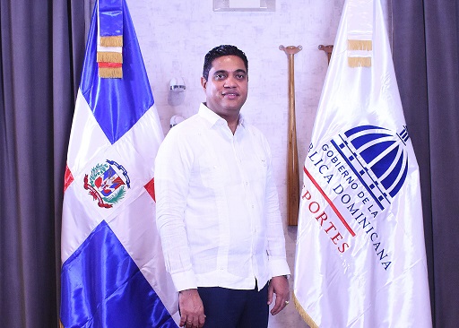 rinde-homenaje-a-kelvin-cruz:-bse-2026-abre-una-nueva-era-para-el-baloncesto-de-espaillat