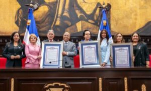 Diputados reconocen trayectoria y legado cultural de Niní Cáffaro, Leonel Lirio y Janina Rosado