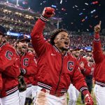 ¡Los Guardians desafían la eliminación, remontan un 0-2 y avanzan a la Serie de Campeonato!