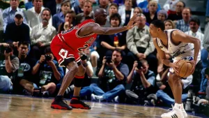 Camiseta de Michael Jordan de las Finales de 1998 se vende por US$14 millones