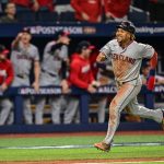 Cleveland remonta ante Tampa Bay y golpea primero en la Serie de Campeonato