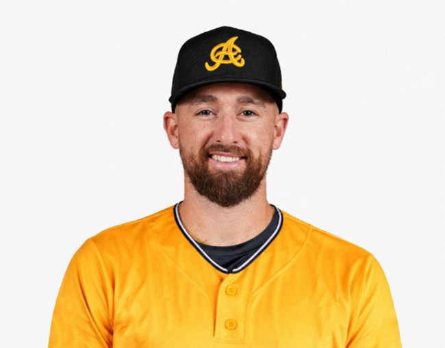 mason-mccoy,-versatil-infielder,-es-el-sexto-refuerzo-anunciado-por-las-aguilas-cibaenas