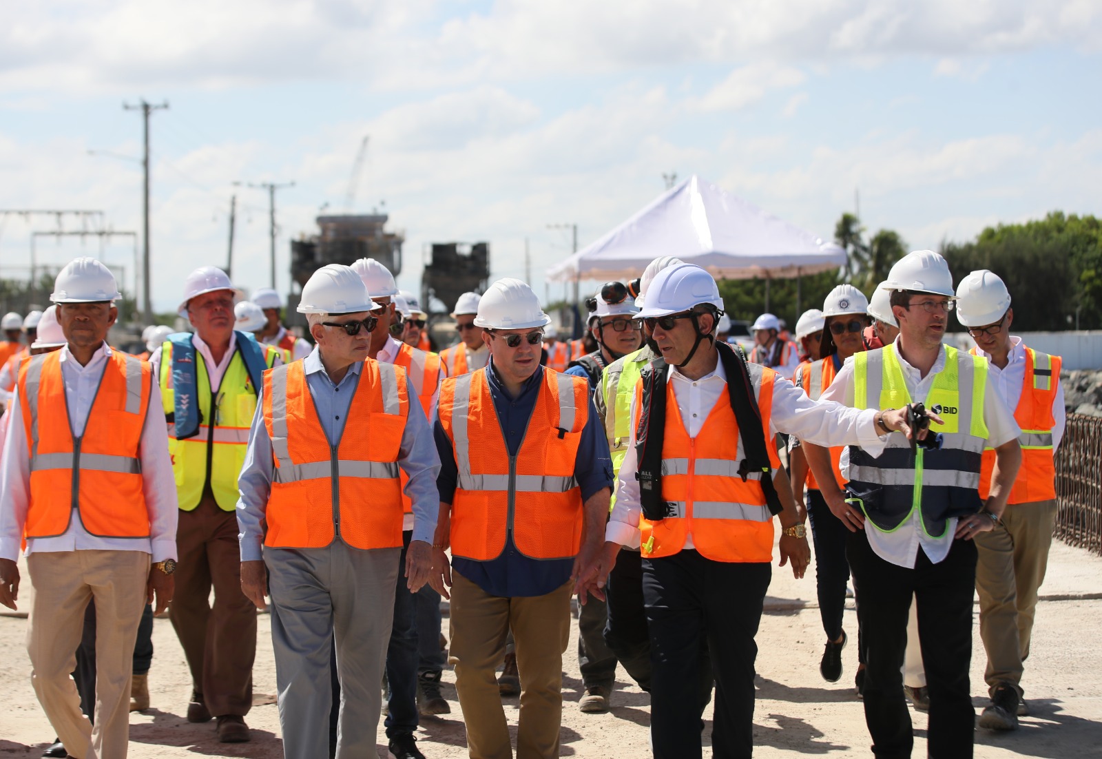 Obras Públicas, Portuaria y el BID supervisan avances de la nueva terminal del Puerto de Manzanillo