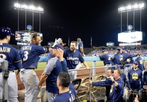 Cerveceros completan la revancha y vuelven a la Serie Mundial 44 años después
