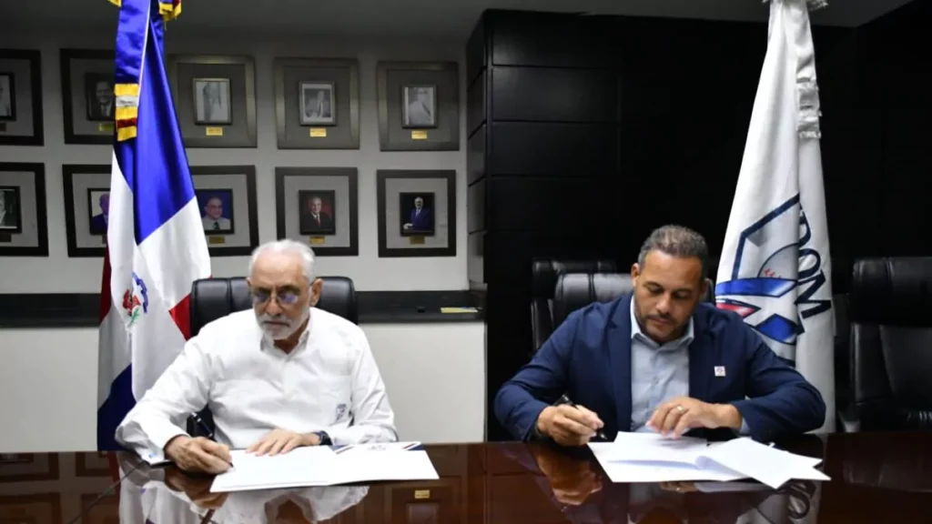 lidom-y-fenapepro-extienden-su-convenio-colectivo