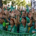 Miles de profesores exigen mejoras en la educación pública de Madrid