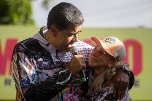 Juez cita a Maduro y Cilia Flores para responder a nuevos cargos por tortura en Nueva York