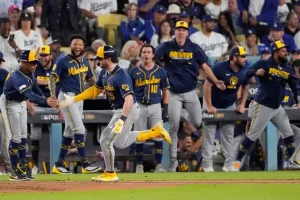 Brewers barren a Dodgers y regresan a la Serie Mundial después de 44 años