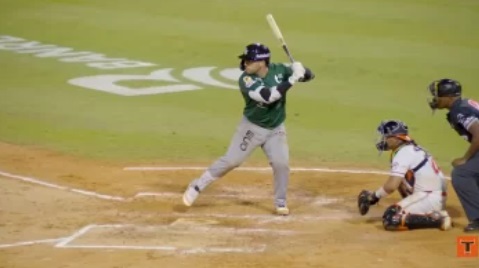 estrellas-apalean-11-0-a-los-toros-con-ofensiva-de-17-hits-en-noche-inaugural-en-la-romana