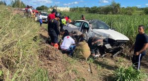 Dos personas mueren en accidente entre carro y motocicleta en Higüey